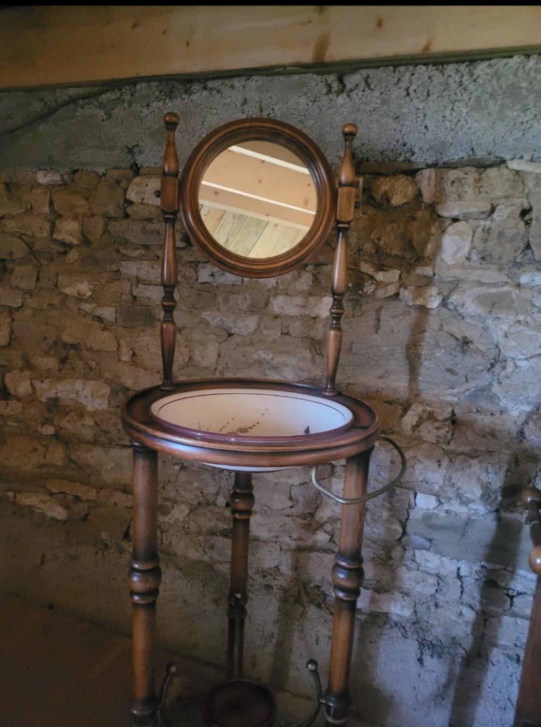 Nuit Insolite, Chambre Au Dessus D'Une Etable La Chapelle-Themer Eksteriør bilde