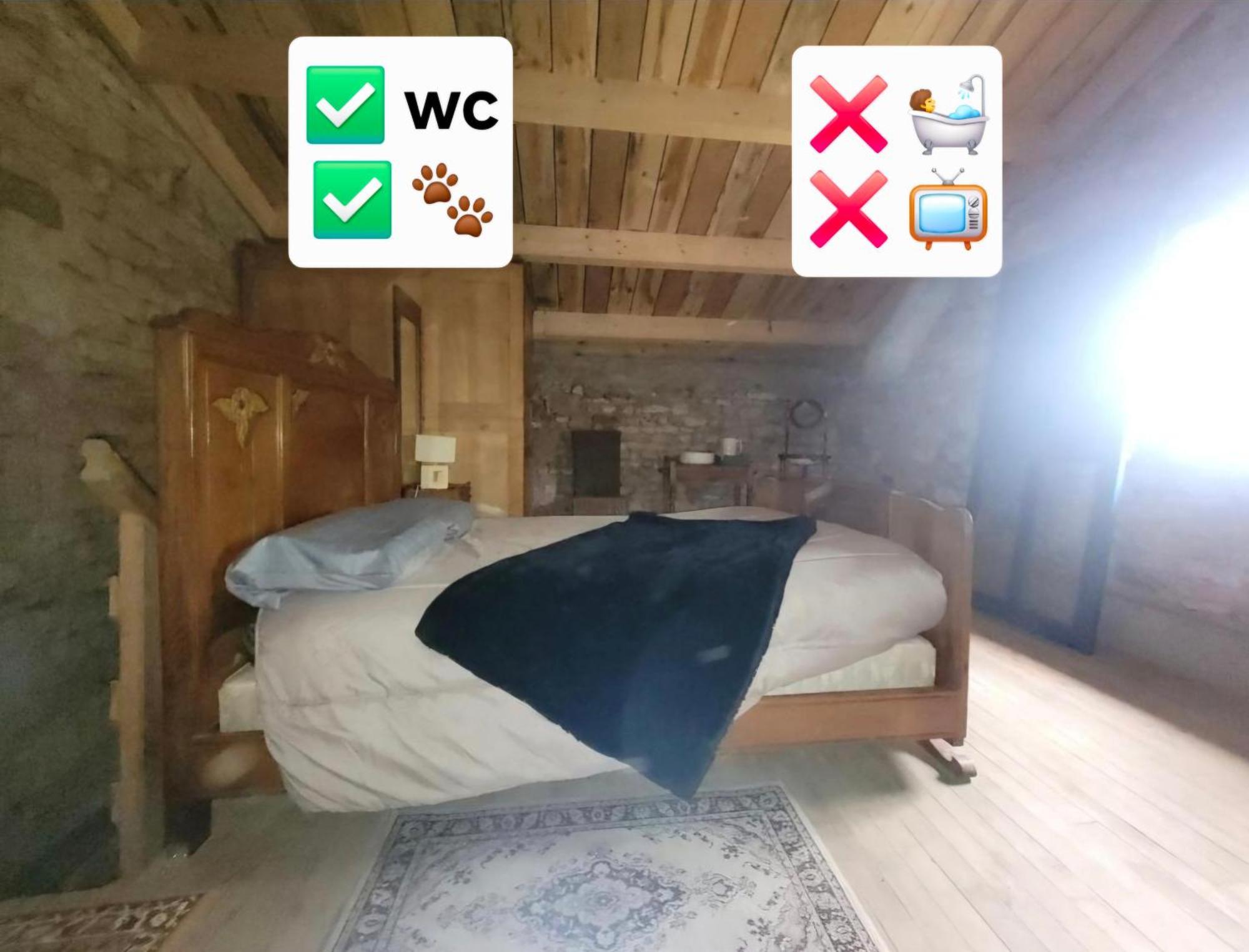 Nuit Insolite, Chambre Au Dessus D'Une Etable La Chapelle-Themer Eksteriør bilde